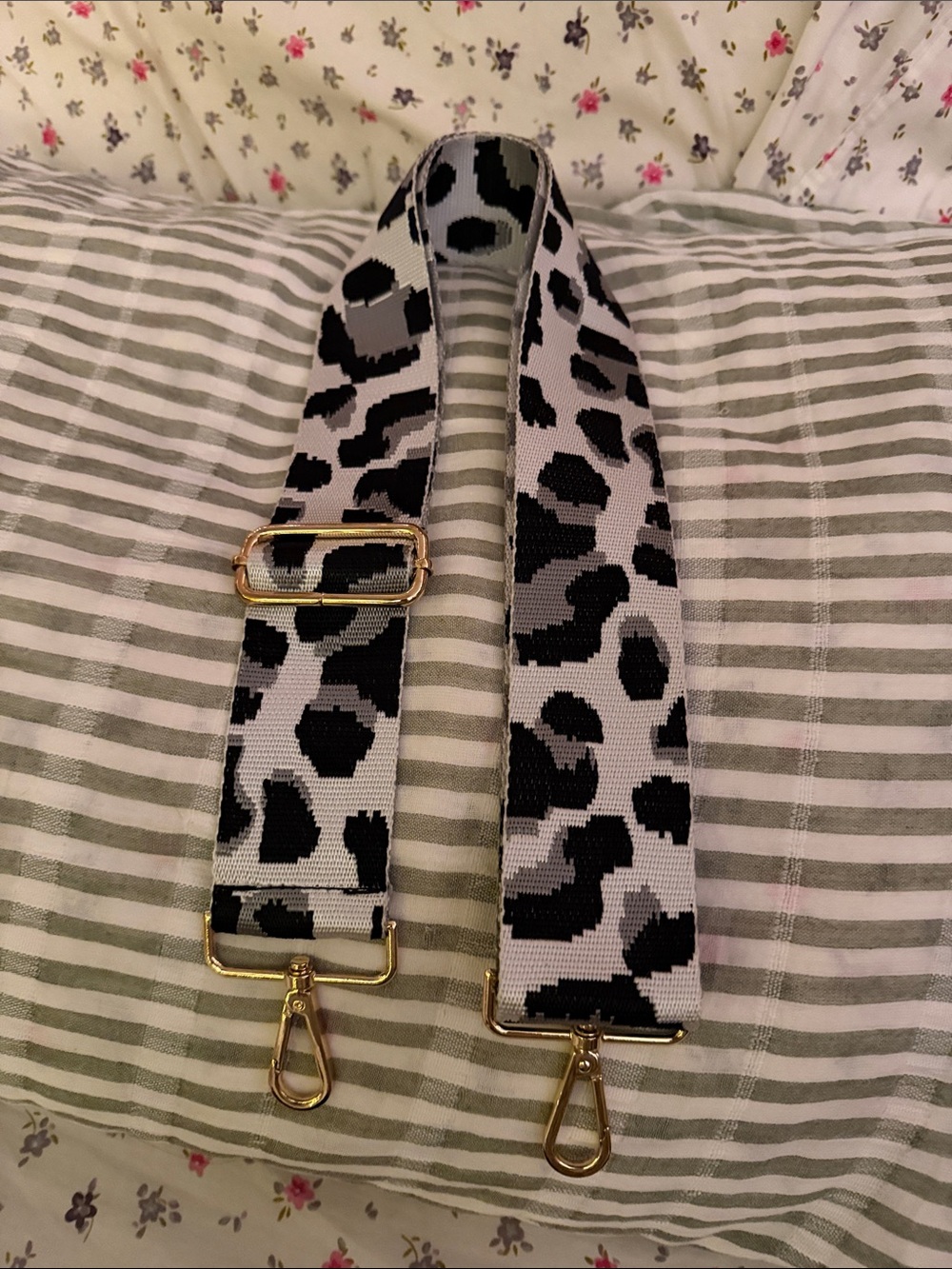 Handbag strap black grey silver leopard